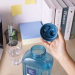Micronware ขวดน้ำพลาสติก ขนาด 2.1 ลิตร รุ่น 5210 ขวดน้ำดื่ม ทนความร้อน Water Bottle กระบอกน้ำ มี 3 สี
